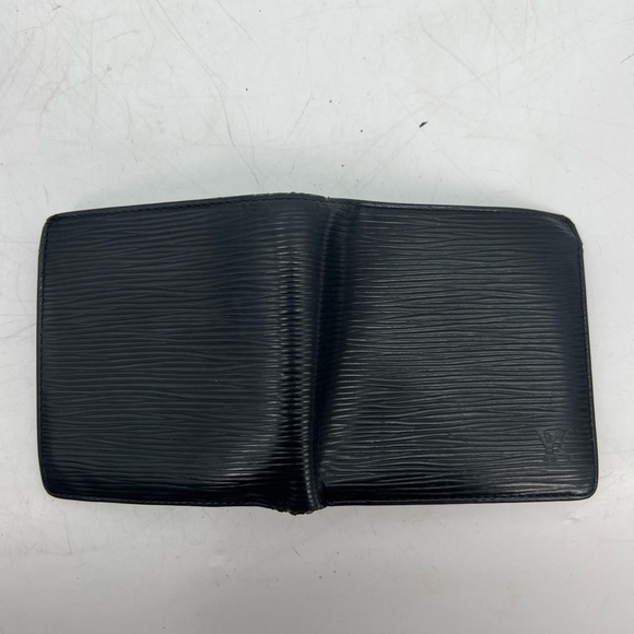 Louis Vuitton Epi bifold wallet - Picture 9 of 12